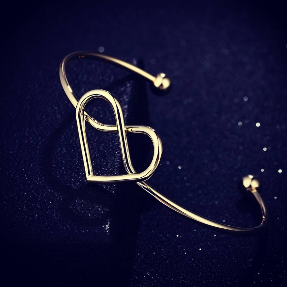 Heart Knot Bracelets Gold